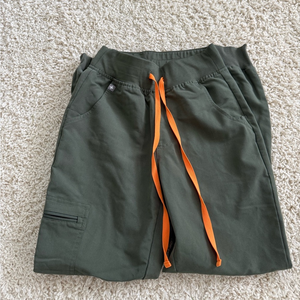 FIGS high wasted jogger scrub pants